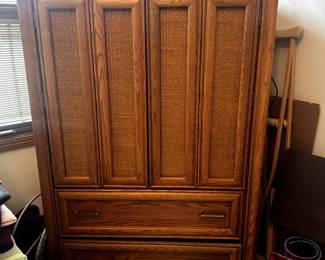 WARDROBE CABINET
