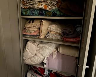 QUILTS BLANKETS BEDDING