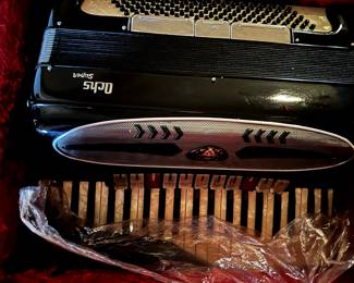 ACCORDIAN VINTAGE OCHS SUPER