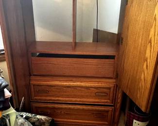 WARDROBE CABINET OPEN