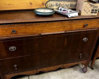 VINTAGE DRESSER