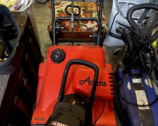 SNOW BLOWER