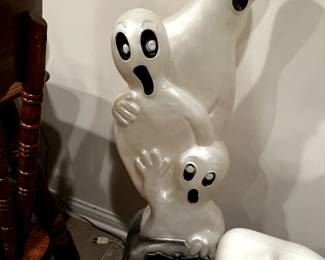 BLOW MOLD GHOSTS