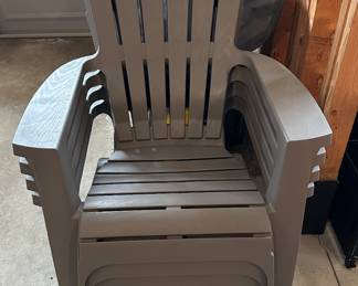 4 Plastic Outdoor Chairs 