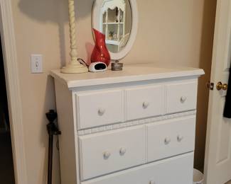Chest of drawers