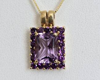 14K Gold with Amethyst Stones Pendant Necklace