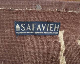 SAFAVIEH 100 % wool Rug  9' x 12'
