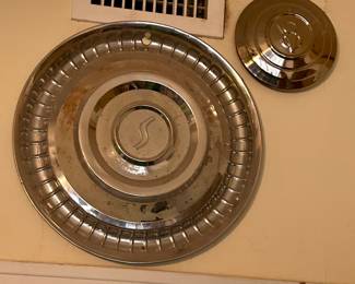 Studebaker hubcap