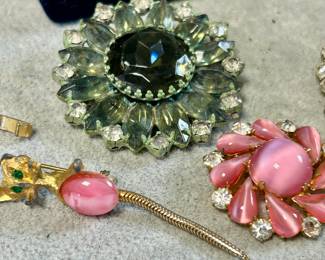 vintage rhinestone jewelry