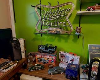 Neon Beer sign Miller High LIfe