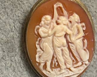 gold and cameo 3 Graces 