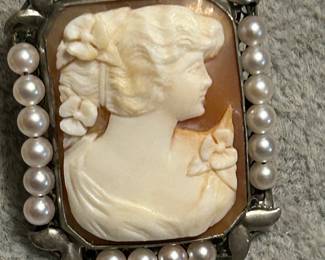 gorgeous Victorian Cameo with pearls brooch