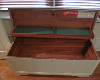 Lane cedar chest