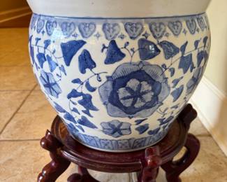 Chinoiserie Blue & White planter w stand 12” diameter 25.5”t 28.5”t w stand