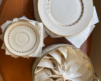 Franciscan China Del Monte 23 pcs 
150.00 set