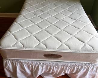Beautyrest Classic Full size bed 