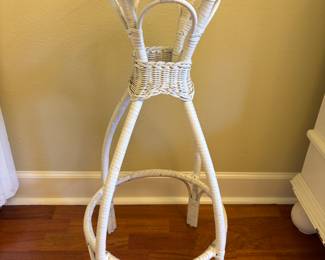 White Wicker Glass top Table 
18” diameter 31”t.                   $ 45.00