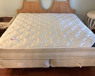 Thomasville King bed, headboard and dresser with 2 mirrors.   HB: 79.5”w 49”t
Dresser: 77”w 21”d 30”t. W mirror 84”t
$ 650.00 set