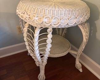 Round White Wicker Table
26”diameter 30”tall.   $ 150.00
