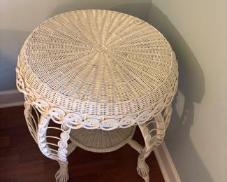Round White Wicker Table
26”diameter 30”tall.   $ 150.00