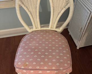 White Wicker Desk and Chair
T: 54”w 21”d 30”t. C: 17”x17”x34”
$ 185.00 set