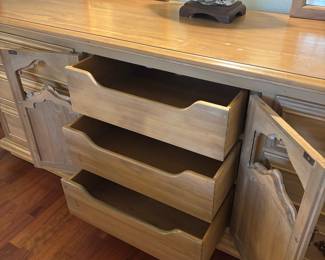 Thomasville King bed, headboard and dresser with 2 mirrors.   HB: 79.5”w 49”t
Dresser: 77”w 21”d 30”t. W mirror 84”t
$ 650.00 set