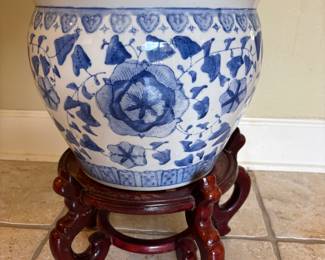 Chinoiserie Blue & White planter w stand 12” diameter 25.5”t 28.5”t w stand
