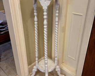 White wood plant stand