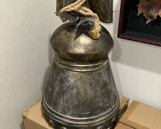 these are GREAT ! HUGE decor... BELLS !