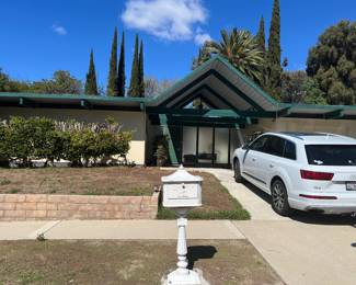 This Eichler home is in the Eichler community in Thousand Oaks. There are about 100 of these archetectural beauties! Home is for sale and the realtor's info is available.