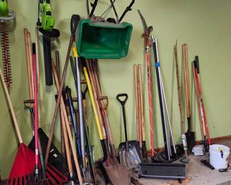Gardening, Yard Tools, Hedge Trimmers.