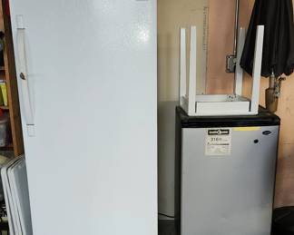 Frigidare Freezer, Mini Fridge. 