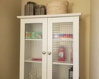 Wall cabinet