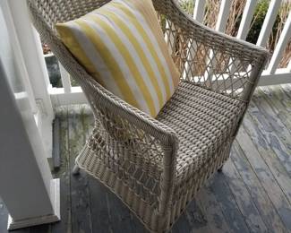Pretty porch furniture - 4 chairs available