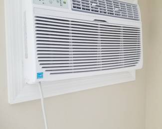 Wall unit air conditioner
