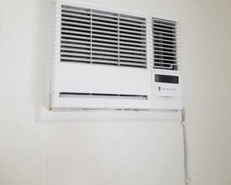 Wall unit air conditioner