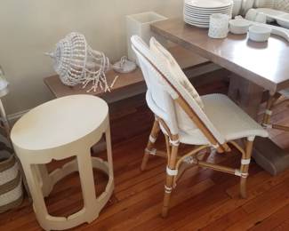 Accent table