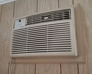 Wall unit air conditioner