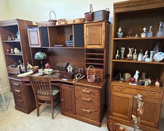 Desk w/Hutch with 3 matching bookshelves