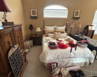 Queen bedroom set, bedding, hats