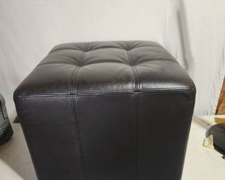POOF BLACK LEATHER
