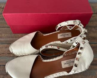 Valentino Garavani Cream Leather Rock Stud Espadrilles - Size 9
