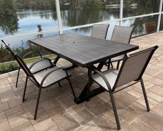 Outdoor Patio Table and Chairs