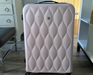 It Pink Quilted Spinner Suitcase