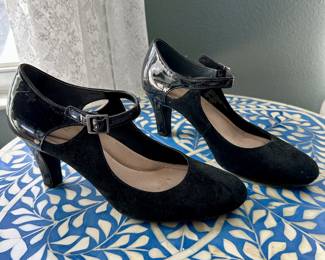 Giani Bernini Memory Foam Black Velvet Leather Heels - Size 9.5