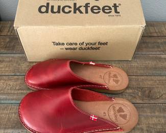 Duckfeet Leather Red Clog Slide Sandals - Size 9.5