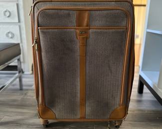 Hartmann Herringbone Deluxe Spinner Suitcase