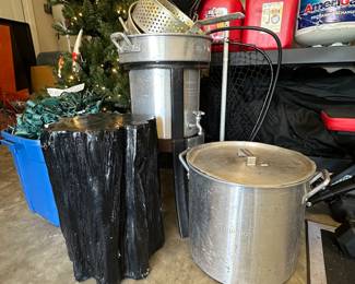 Backyard Pro Seafood Boil and Tree Stump Stool