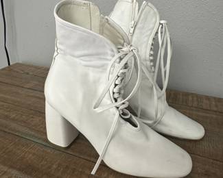 Daniella Shevel White Leather Lace Up Heel Boots - Size 9.5