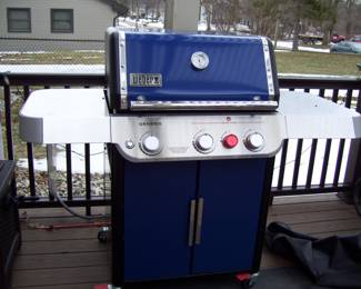 6 month old gas Weber Griller. Used once. Gas has been disconnected